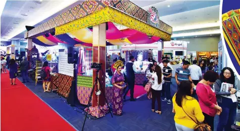  ??  ?? Universal Robina Corporatio­n Flour Division was hailed the winner of the booth dress-up competitio­n.