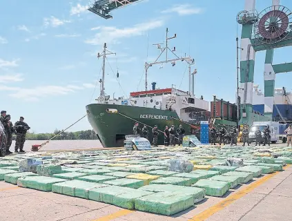  ?? ministerio de seguridad ?? Utilizaron un barco de transporte para llevar diez toneladas de marihuana