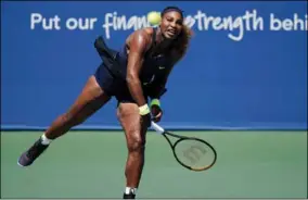  ??  ?? De 38-jarige Amerikaans­e, Serena Williams, is verrassend uitgeschak­eld in de derde ronde van het toernooi van Cincinnati in New York. (Foto: De Telegraaf)