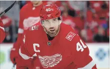  ?? PAUL SANCYA THE ASSOCIATED PRESS ?? A degenerati­ve back issue is causing Henrik Zetterberg to stop playing.