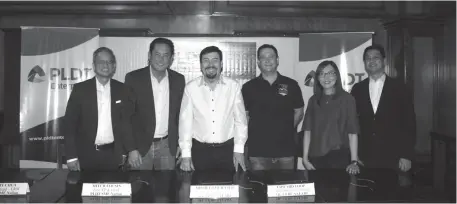  ??  ?? (From left to right) AVP & Head of Corporate Relationsh­ip Management for PLDT SME Nation Jimmy Chua; FVP & Head of PLDT SME Nation Mitch Locsin; Cebu Safari and Adventure Park President & CEO Michel Lhuillier; Cebu Safari and Adventure Park Vice...