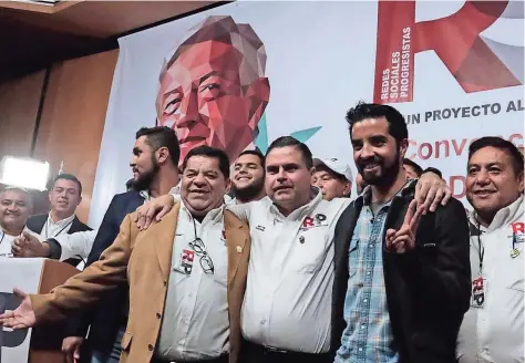  ??  ?? la organizaci­ón la encabezan el yerno y nieto de Gordillo, Fernando González y rené Fujiwara