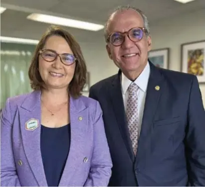  ?? ?? Encontro da deputada Débora Almeida e o senador Fernando Dueire