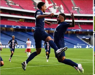  ?? (Photos EPA) ?? Marquinhos vient de marquer et célèbre son but avec Neymar (e). Le PSG n’a pas déçu hier soir en signant un match plein avec des buts. Il attend désormais son adversaire en finale.