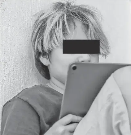  ?? ?? El 92 por ciento de menores de edad tienen celulares o tablets y pueden ser víctimas de acosadores.