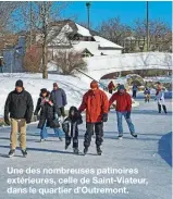  ??  ?? Une des nombreuses patinoires extérieure­s, celle de Saint-Viateur, dans le quartier d’Outremont.