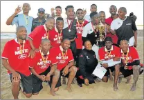  ?? Picture: SUPPLIED ?? LIFE’S JUST BEACHY: The EL Central squad (in red) and the Eastern Cape senior beach soccer squad (in black) after their thrilling cup final which was won 7-5 by the Eastern Cape on Saturday