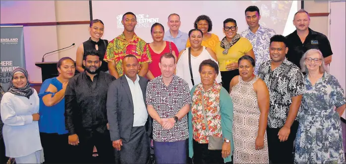  ?? Picture: ATU RASEA ?? Trade and Investment Queensland (TIQ) chief executive officer Justin McGowan, centre, met with the Queensland Alumni in Fiji at a reception on Wednesday evening.