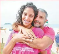  ??  ?? O casal Isabele Ayres e Alberto Castro concretiza­m um sonho