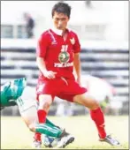  ?? SRENG MENG SRUN ?? North Korean striker Kim Kyong-hun scored a brace for Army against Svay Rieng on Saturday.