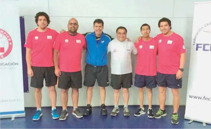  ??  ?? REGIÓN DEL BÍO-BÍO estuvo presente por intermedio de Rafael Retamal (Quillón), Jonathan Hernández (Chillán Viejo), Esteban Carrasco (Chillán), Alexis Vergara (Colegio Padre Alberto Hurtado de Chillán) y Roberto Morales (Los Ángeles).