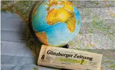  ?? Foto: Bernhard Weizenegge­r ?? Mit der Günzburger Zeitung können unsere Leser auf Reisen gehen. An ihren Urlaubs orten fotografie­ren sie sich mit einer Ausgabe der GZ.