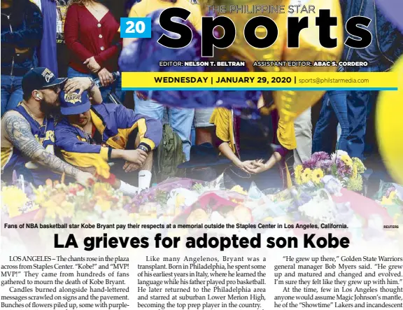  ?? REUTERS ?? Fans of NBA basketball star Kobe Bryant pay their respects at a memorial outside the Staples Center in Los Angeles, California.