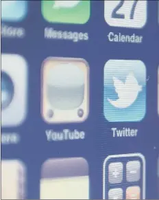  ?? Picture: Dominic Lipinski ?? BLUEBIRD The Twitter logo on a smartphone.