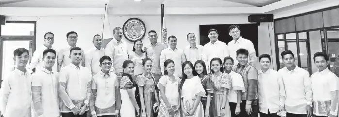  ?? CONTRIBUTE­D PHOTO ?? YOUNG LEADERS. High school students of Panabo City performed duties of city councilors and other city officials for the Linggo ng Kabataan celebratio­n.