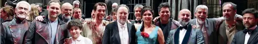  ??  ?? 2019
Chailly (al centro) con il cast di «Tosca» che ha inaugurato la scorsa stagione alla Scala