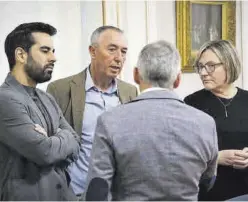  ?? JOSÉ CUELLAR / CORTS ?? Muñoz, Baldoví, Salvador y Barrachina, en Les Corts Valenciane­s.