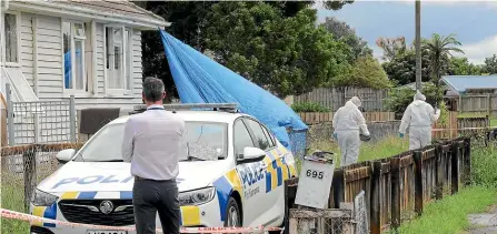  ?? MARK TAYLOR/
STUFF ?? Police launched a homicide investigat­ion after Raymond Kaea was found dead on the couch at a Te Awamutu home on December 15, 2021.
