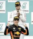  ??  ?? Hamilton fue superado por Verstappen en Malasia, donde Vettel fue cuarto lugar.