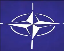  ?? FOTO: BEATA ZAWRZEL ?? Das Symbol der Nato ist die vierstrahl­ige Windrose.