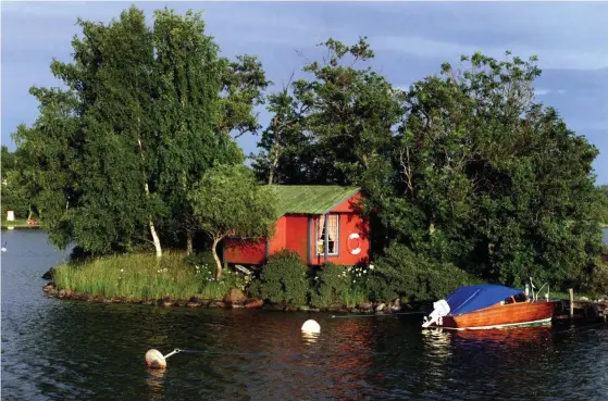  ?? FOTO: LEHTIKUVA/JUSSI NUKARI ?? Ålänningar längtar efter sommarstug­or – och gör slag i saken. Tillväxten är stark i flera åländska kommuner.