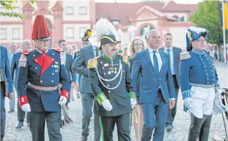  ??  ?? Landesinne­nminister Thomas Strobl (dritter von rechts) ist Ehrengast.