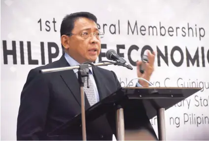  ?? SUNSTAR FOTO / RUEL ROSELLO ?? CONFIDENT. BSP Deputy Governor Diwa Guinigundo spoke to members of the Financial Executives Institute of Cebu Inc. on Tuesday.
