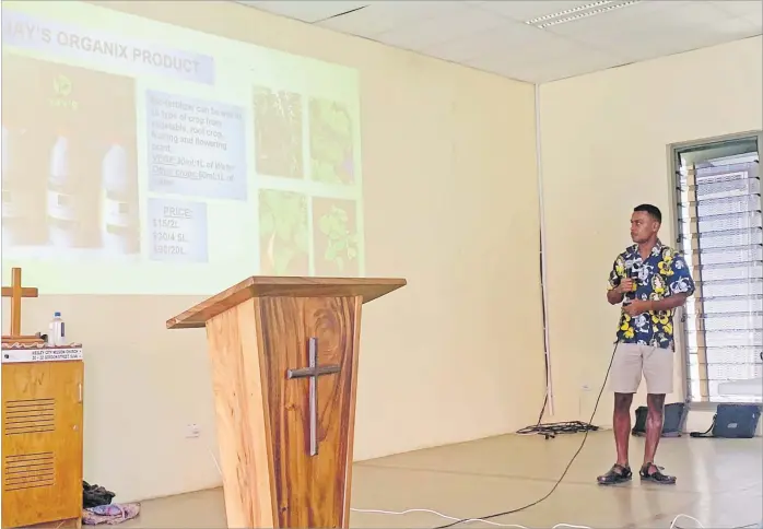  ?? Picture: ABISHEK CHAND ?? Joeli Waqanivalu presents about the benefits of organic farming during the third Tavioka Growers Associatio­n symposium in Suva last week on Saturday.