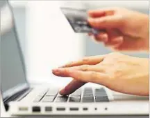  ??  ?? CONSUMO. Plantean cambios en la normativa de compras online.