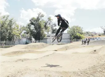  ?? Para Primera Hora / Lester Jiménez ?? DE GRAN VALOR. La pista de BMX de Rincón, que fue sede de este deporte en los Juegos Centroamer­icanos y del Caribe Mayagüez 2010, es un importante centro de entrenamie­nto de este deporte.