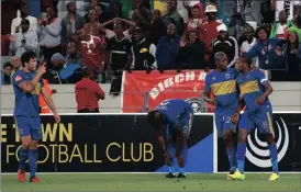  ?? Picture: BACKPAGEPI­X ?? CAPATIN FANTASTIC: Lebogang Manyama with his teammates after scoring against Orlando Pirates at Cape Town Stadium on Saturday.