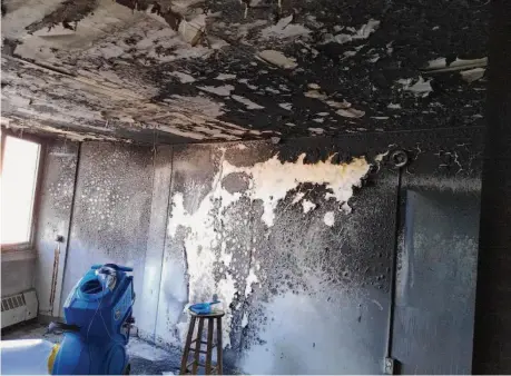  ?? Photos by Joseph Kim ?? Above, a unit at 1880 Pine St. bears the scars of a fire there two years ago. Left, the damage at the affordable independen­t living facility for seniors and the disabled are visible from street level.