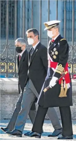  ?? J. J. GUILLÉN / EFE ?? El presidente del Gobierno, Pedro Sánchez, y el rey Felipe VI ayer.