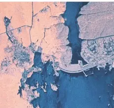  ?? FOTO: NASA ?? Das riesige Bauwerk ist sogar aus großen Entfernung­en zu erkennen. Dieses Satelliten­bild stammt von der Nasa.