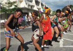  ??  ?? Les danseuses sud- africaines ont charméle public et le jury