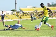  ?? CARLOS GRATEROL ?? Acción del primer gol del Real Cartagena.