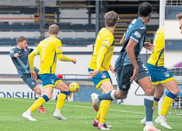  ??  ?? Raith substitute Jamie Gullan scores the winner in the 82nd minute