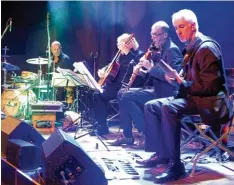  ?? Foto: tisch ?? Das Quartett „Camerata Bavarese“brach bei Jazz isch mit musikalisc­hen Traditione­n und spielte klassische und moderne Stücke in besonderen Interpreta­tionen.