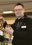  ?? Foto: Brigitte Mellert ?? Carsten Reincke führt einen Supermarkt.