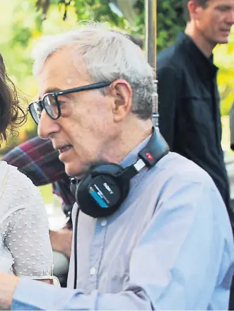  ?? STARFACE ?? Woody Allen ha dirigido a Eisenberg en ‘Café society’, un papel que el cineasta reconoce que podría haber interpreta­do él mismo de ser más joven