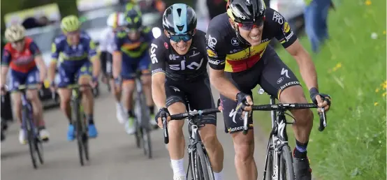  ??  ?? Gilbert and Kwiatkowsk­i force a "inal, decisive selection towards the end of Amstel Gold
