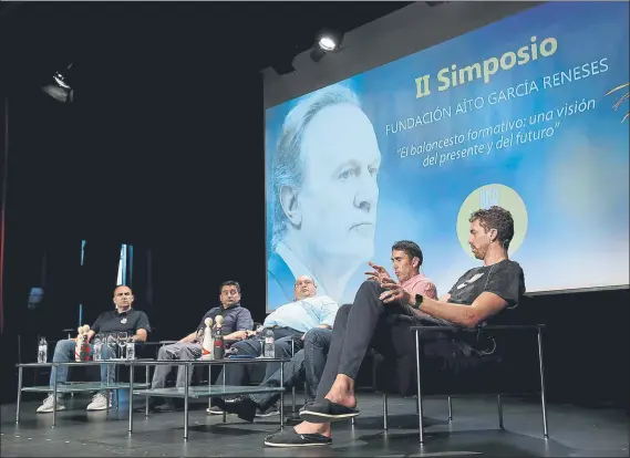  ?? FOTO: PEP MORATA ?? Ojeda, Martí, Llaneza, Villar y Gasol. El debate sobre los retos de la formación centró el simposio que este año organizó la Fundación Aíto García Reneses