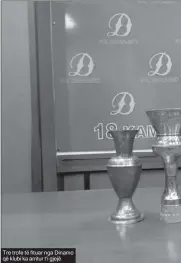 ??  ?? Tre trofe të fituar nga Dinamo që klubi ka arritur t’i gjejë