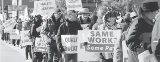  ?? JULIE OLIVER ?? Algonquin teachers protested outside the offices of Bob Chiarelli’s office.