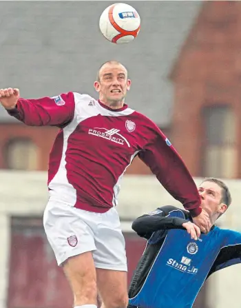 ?? ?? INSIDE KNOWLEDGE: Graham Bayne played for ICT and, above, Arbroath.