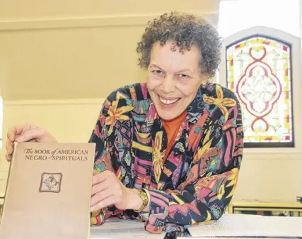  ?? LYNN CURWIN/TRURO NEWS ?? Sheila White has been setting up an exhibit dedicate to her aunt, Portia White, at the Colchester Historeum. The exhibit includes some of Portia’s favourite books.