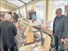  ??  ?? A Meilhan sur Garonne, Philippe Miozzo propose de découvrir son boeuf de Bazas, ses huiles artisanale­s de Chancre, colza, noix, tournesol