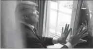  ??  ?? Een lookalike van Trump op één van de beelden van de vermaarde Britse artieste Alison Jackson. (Vanity Fair)