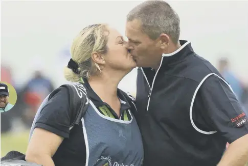  ??  ?? 0 David Drysdale and his wife, Vicky, who is his caddy, share a kiss after he secured an Open place. Inset: his fellow Scot, Richie Ramsay.