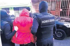  ?? CORTESÍA OIJ ?? La captura de Cárdenas la realizaron oficiales del OIJ durante un allanamien­to realizado en Purral de Goicoechea.